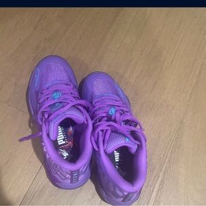 Basketball lamelo ball shoes size 8